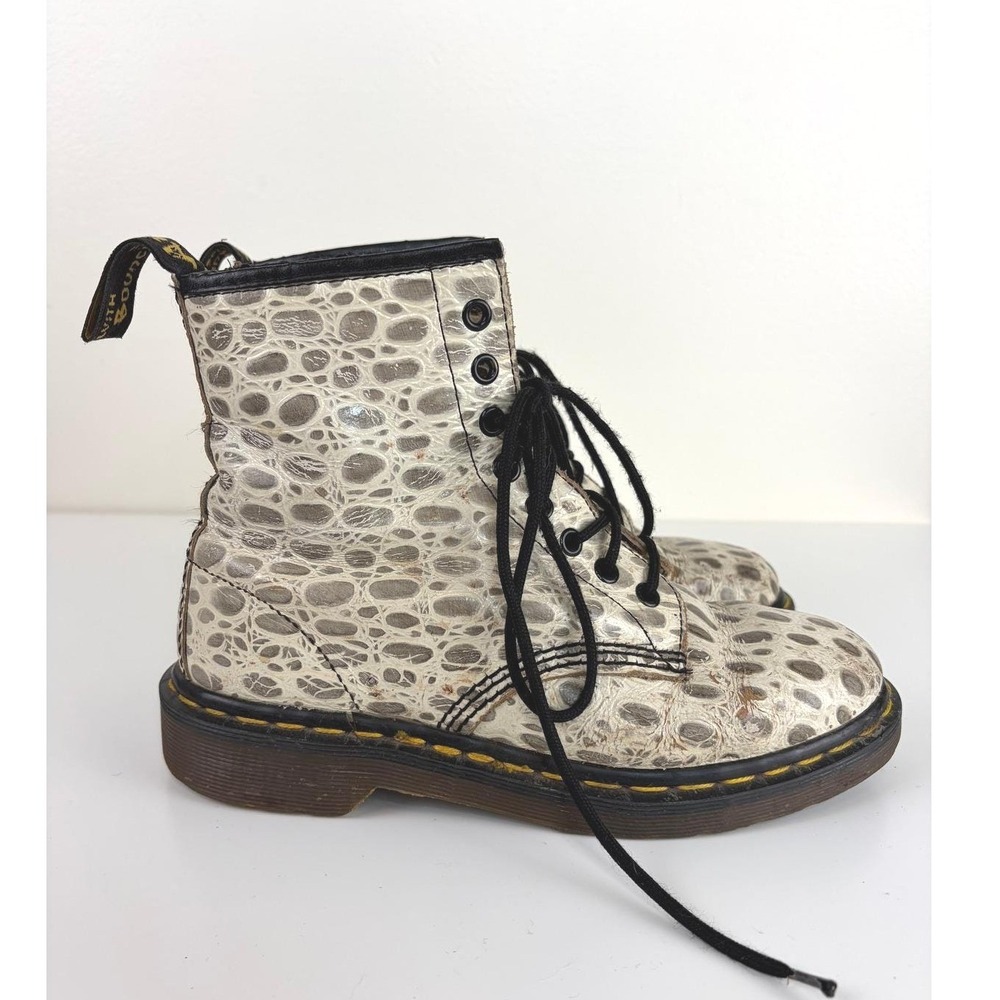 Dr Martens Made in England Ostrich Embossed Leather Boots Women's 8 Vintage